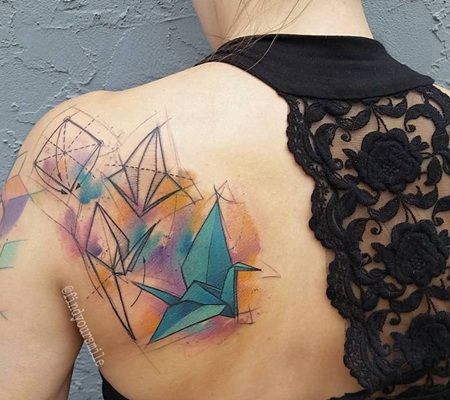 后背肩膀水彩千纸鹤折叠过程纹身