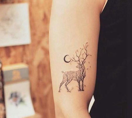 创意风格的树枝鹿和月亮纹身图案
