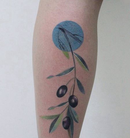 小腿肚子多色橄榄枝纹身图案