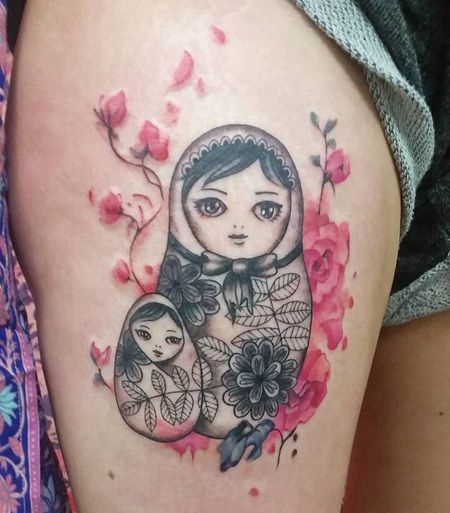 性感美女大腿漂亮的妈妈和女儿套娃纹身图片