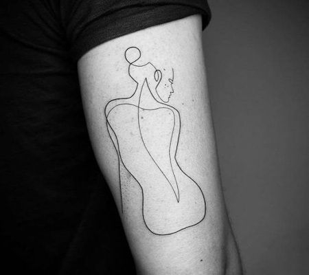 胳膊外侧线条美女黑白纹身图案