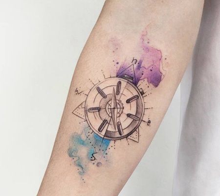 创意单色钟表和其它水彩纹身图案