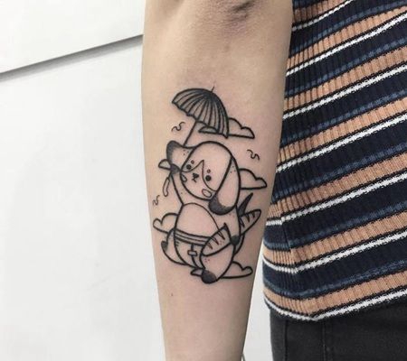 打着伞拿着面包的可爱小狗纹身图案