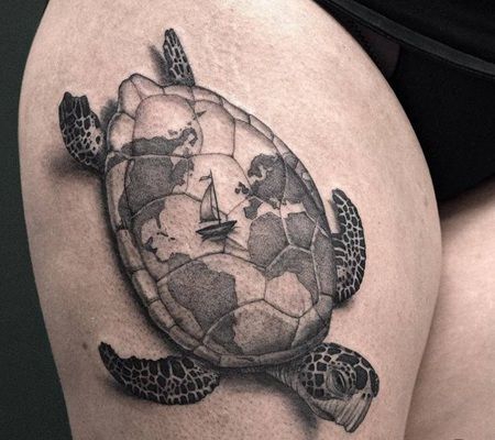 爬行海龟壳上有世界地图的创意3D纹身图案