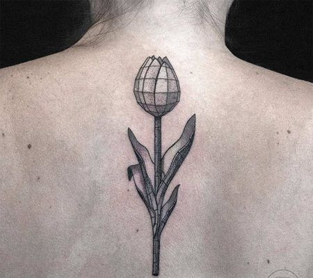 后背脊椎3D的花勾线图纹身图片