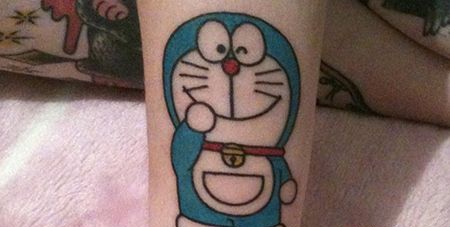 手臂机器猫纹身图案