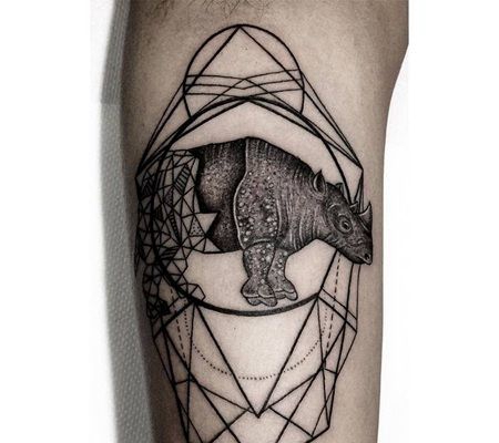 小腿黑色带几何元素的创意犀牛纹身图片