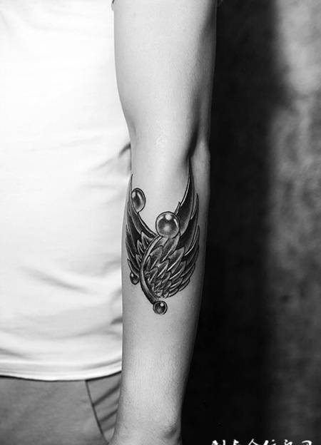 比翼双飞，手臂双翼翅膀创意纹身