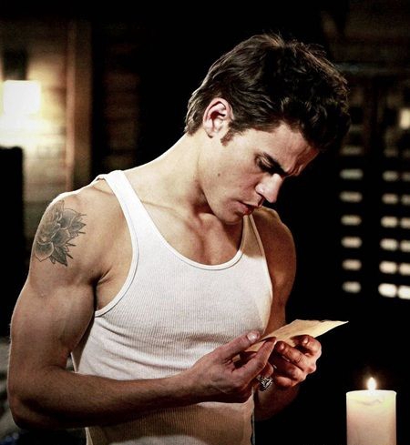 【保罗·韦斯利纹身图案】Paul Wesley纹身_保罗韦斯利肩膀花纹身图片