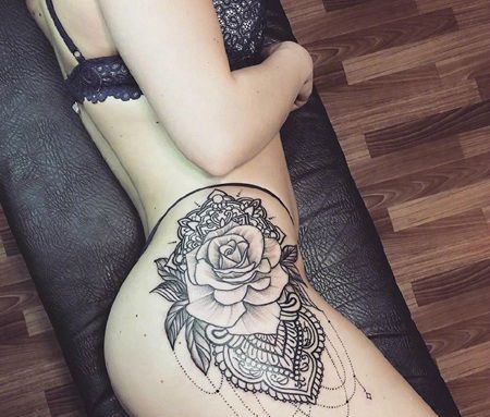 臀部素花纹身，翘臀女生性感纹身图案