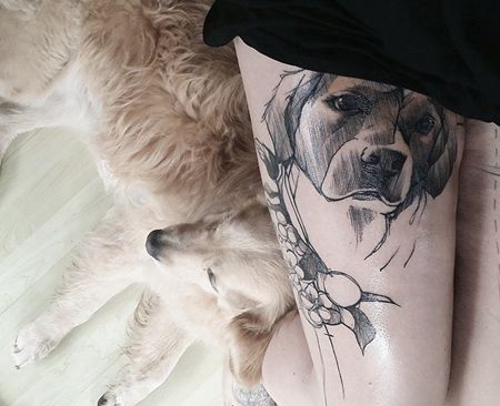 爱犬纹身，女生大腿宠物狗纹身图案
