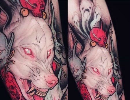 手臂狼头纹身,无毛狼头粉色调纹身图案