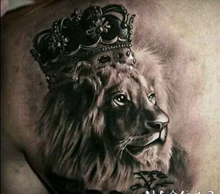王者的气质，后背狮子王个性纹身图案