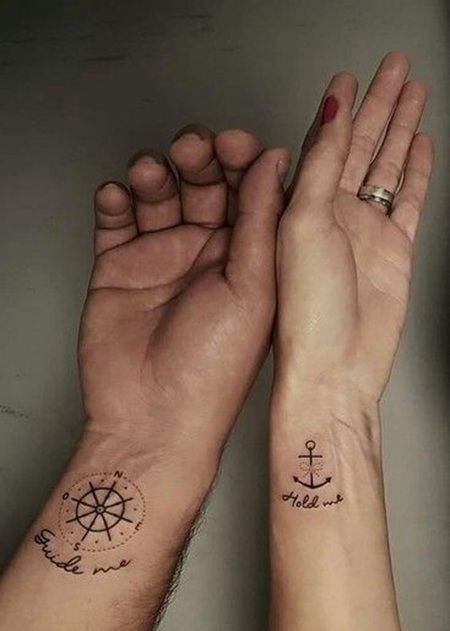 手腕铁锚纹身，情侣铁锚和船舵