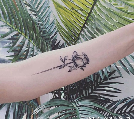 一束芬芳，手臂玫瑰花创意纹身