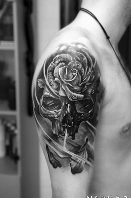 腐蚀的美丽，手臂骷髅玫瑰创意纹身