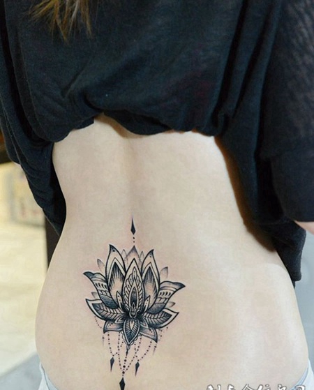 梵花撩绕，腰部梵花图腾创意纹身