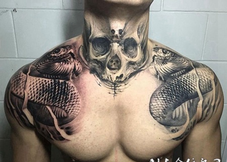 缠绕的怨灵，半甲蛇与骷髅写实纹身