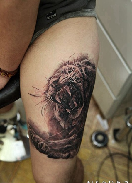 虎之利爪，大腿老虎霸气纹身图案