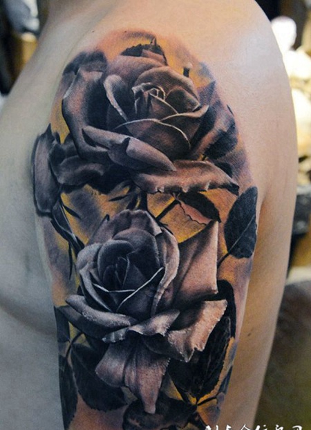冷傲群芳，手臂黑玫瑰创意纹身