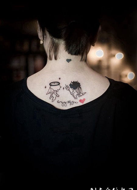 天使恶魔的碰撞，后背小天使恶魔可爱纹身