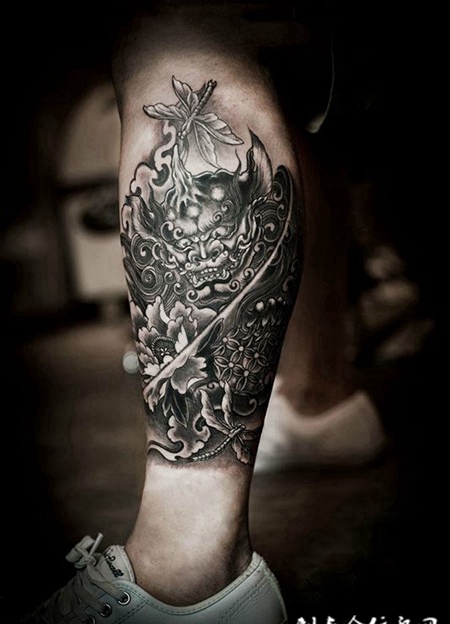 细嗅花香，小腿唐狮牡丹创意纹身