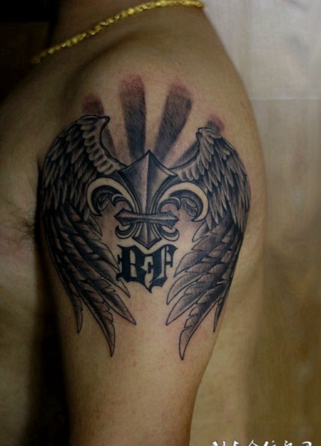 信念的升华,手臂个性翅膀纹身图案