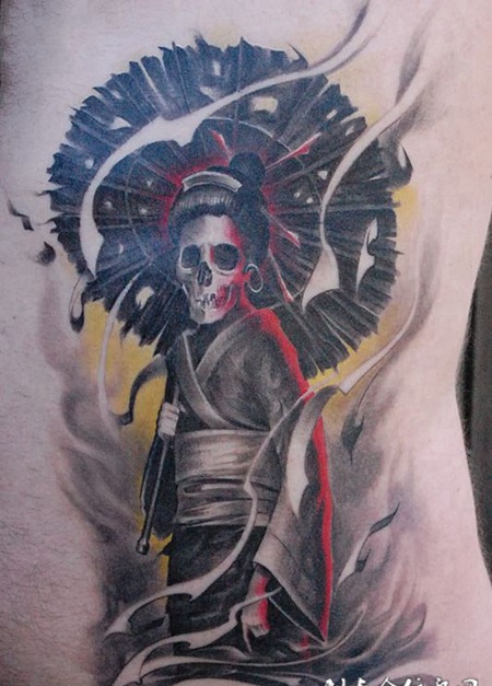 苍凉的艺妓之殇，腰部艺妓骷髅个性纹身