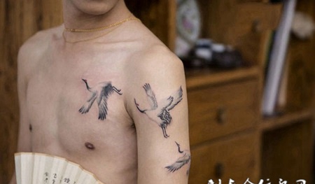 鹤飞常在白云归，手臂胸口儒雅丹顶鹤纹身