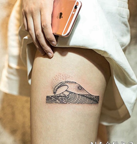 波澜不惊，大腿海浪点刺线条纹身图案