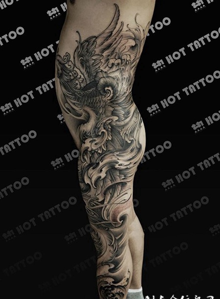 火凤舞九天，腰部大腿大面积凤凰纹身