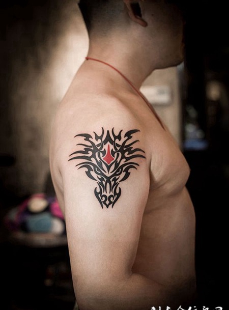 霸气的印证，手臂龙头图腾纹身