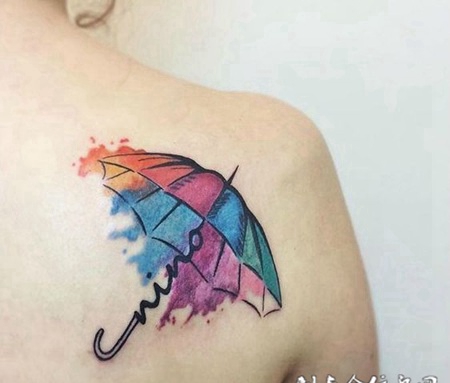 雨后小清新，后背水彩雨伞个性纹身