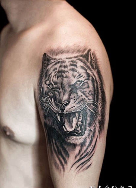 百兽之王的怒吼，大臂虎头纹身图案