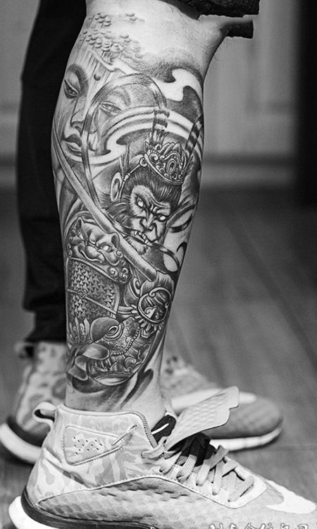 顽劣不羁，小腿齐天大圣佛像纹身