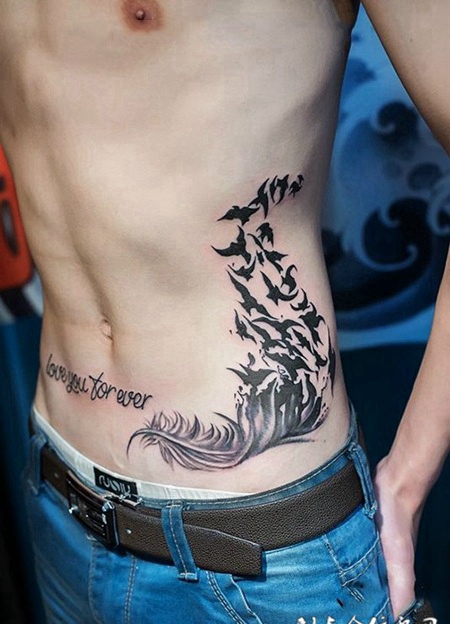 翱翔的梦想，侧腰羽化燕纹身图案