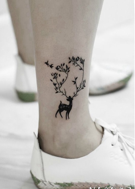 自然清新，小腿鹿与飞鸟图腾纹身