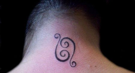 颈部巨蟹座纹身图案