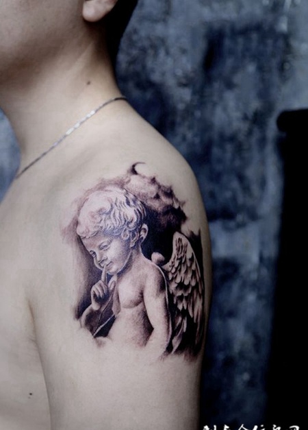 天使的微笑，手臂可爱小天使纹身