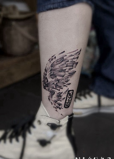 渴望飞翔的心，小腿创意翅膀纹身