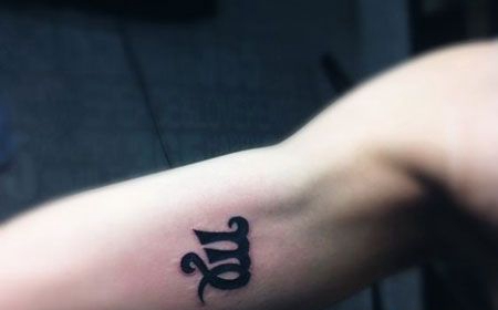 手臂处女座纹身图案