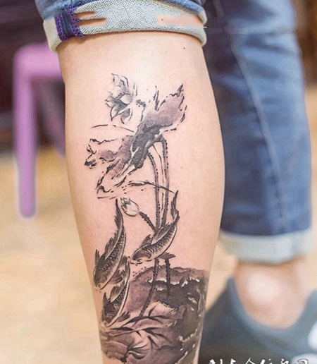 荷塘月色充满中国风的腿部纹身
