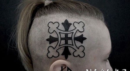 个性十字架头部图腾纹身图案