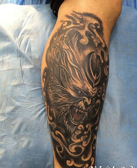 美猴王的怒吼，斗战胜佛腿部纹身