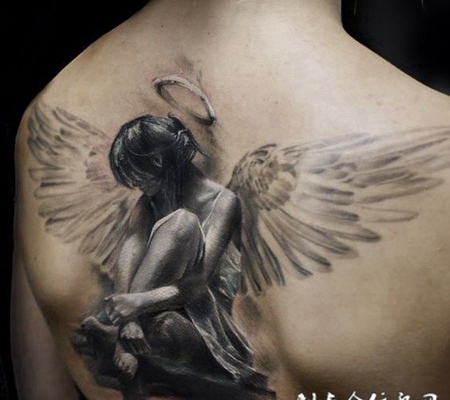 展开羽翼的守护天使