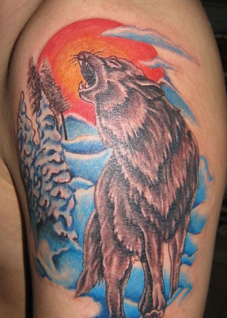 手臂嚎叫的写实狼纹身图案