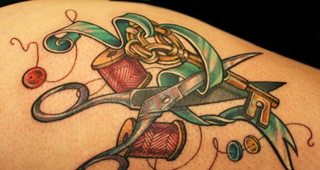 大腿剪刀钥匙纹身图案