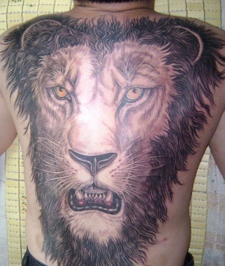 满背黑灰狮子纹身图案