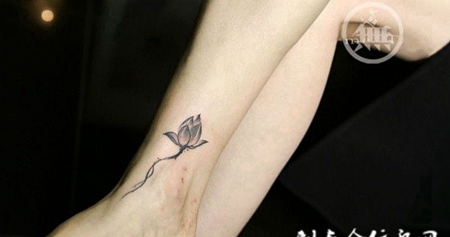 含苞待放，脚踝好看的莲花纹身图案