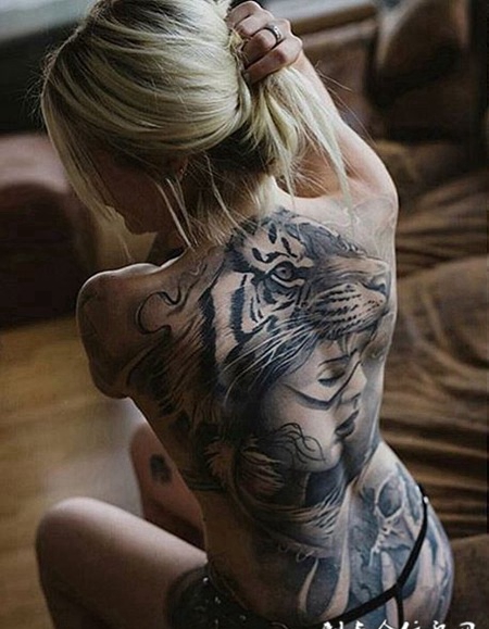 女神的祝福，满背虎头女神纹身图案